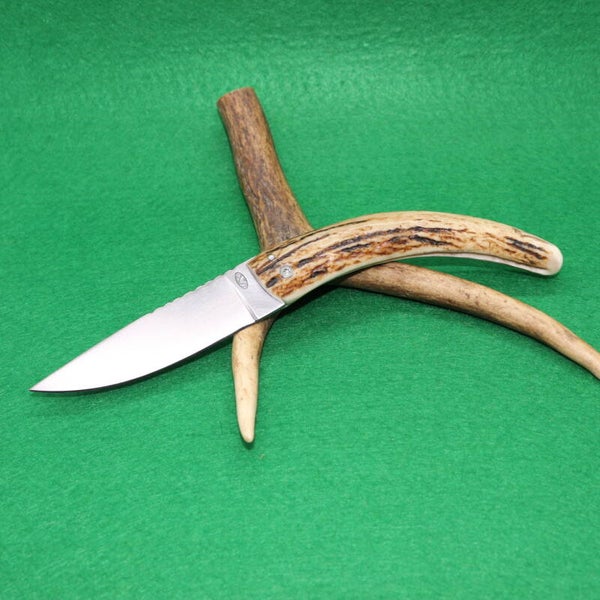 N° P222 – Couteau pliant dit à friction – Bois de cerf