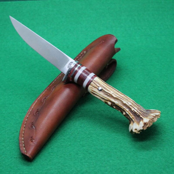 N° 533 – Couteau utilitaire – Chevreuil