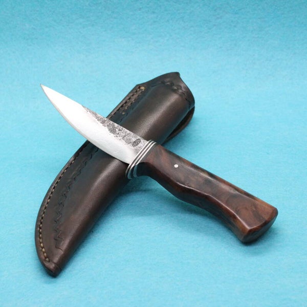 N° 534 – Couteau utilitaire – Bois de noyer