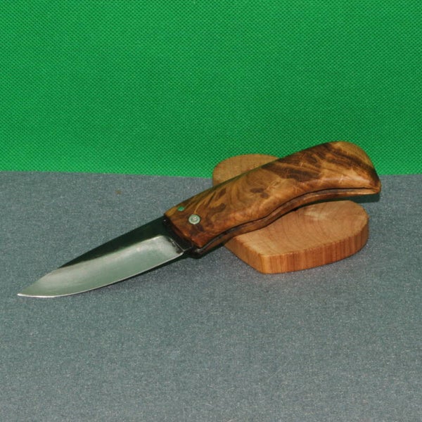 N° P250 – Couteau pliant dit à friction – Bois de châtaignier