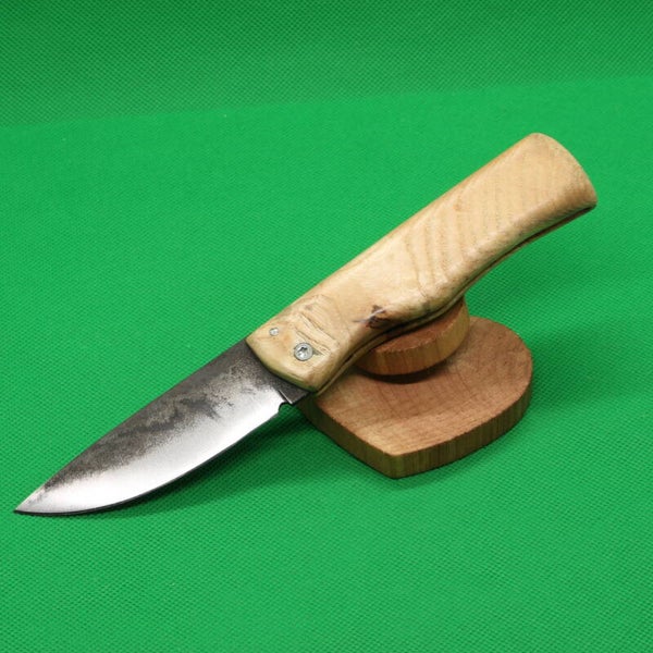 N° P256 – Couteau pliant dit à friction – Bois loupe de frêne