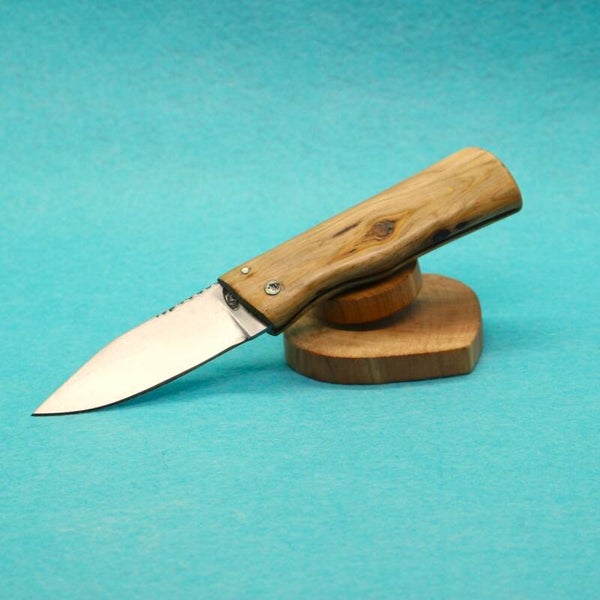 N° P264 – Couteau pliant dit à friction – Bois de cade - genévrier