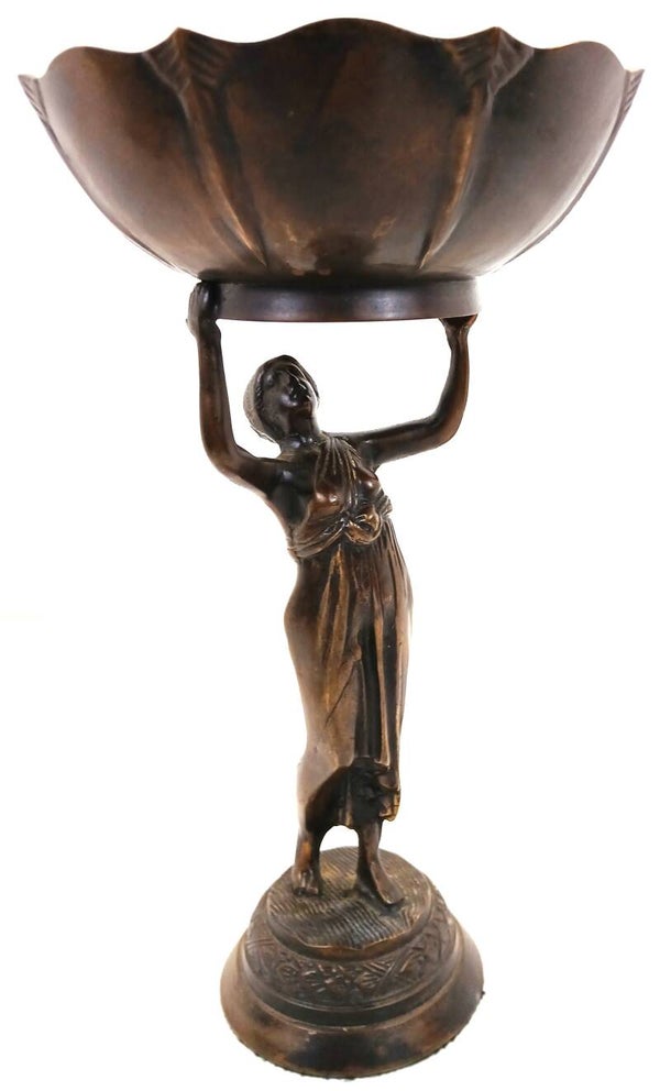 Tafelstuk dame met fruitschaal