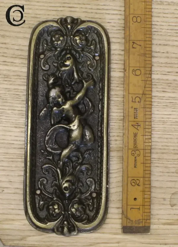 Push Finger Plate CHERUB