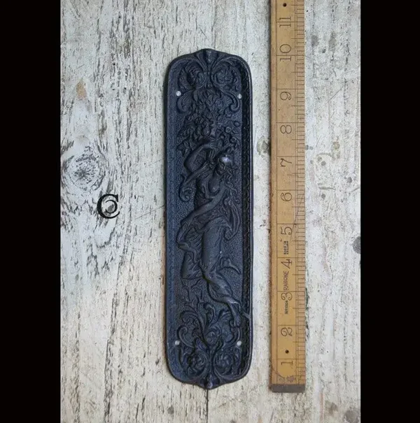 Push Finger Plate FIGURINE
