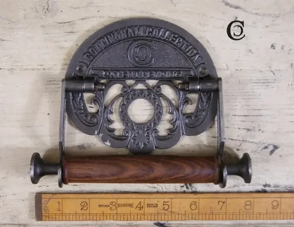 Toilet Roll Holder COVENT GARDEN WC2 Cast Antique Iron