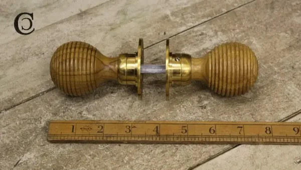 Door Knob Set Beehive Teak / Brass