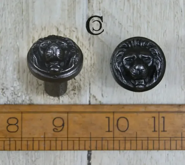 Knob LION FACE