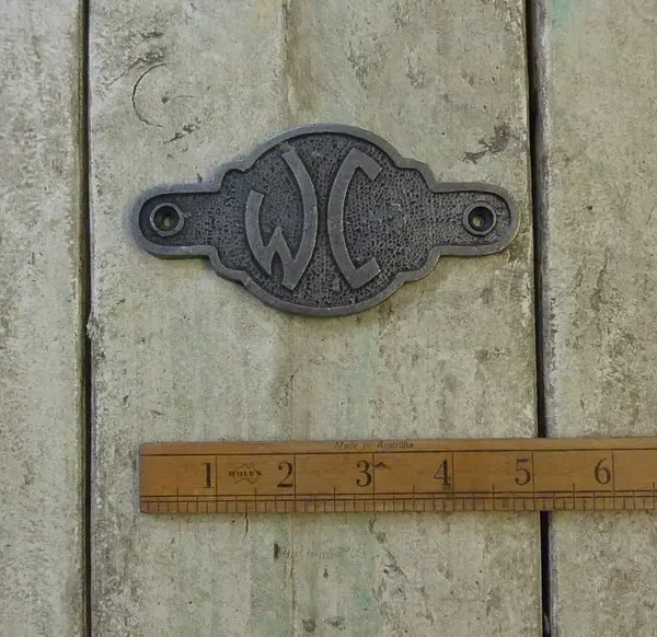 Plaque WC Totem design