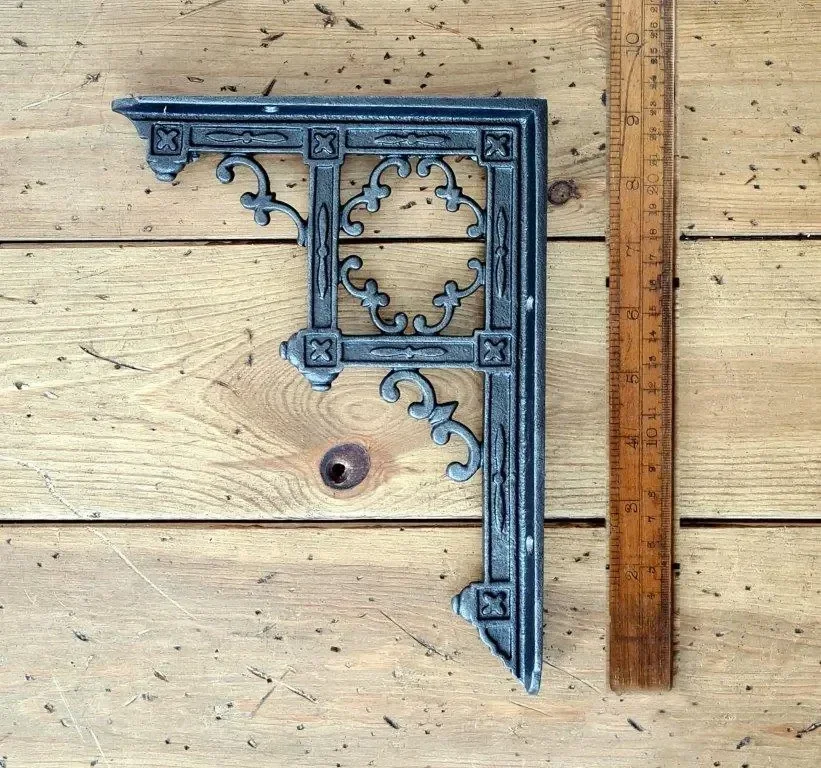 Shelf Bracket TEMPLE Design