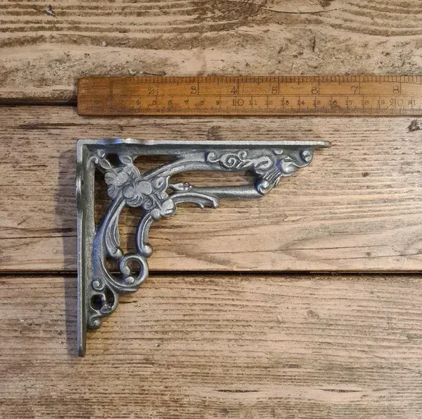 Shelf Bracket Victorian Flower