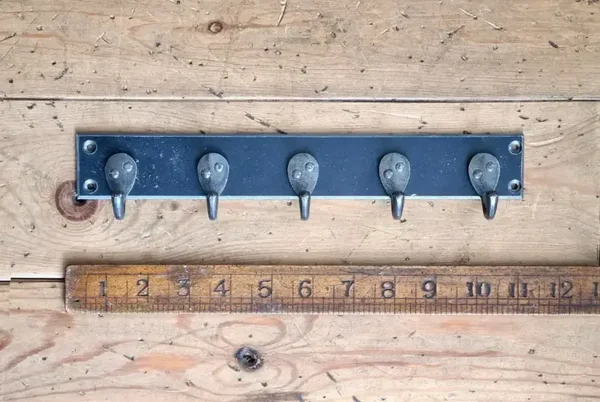 Hook Rail Steel Back Plate with 5 Robe Hook