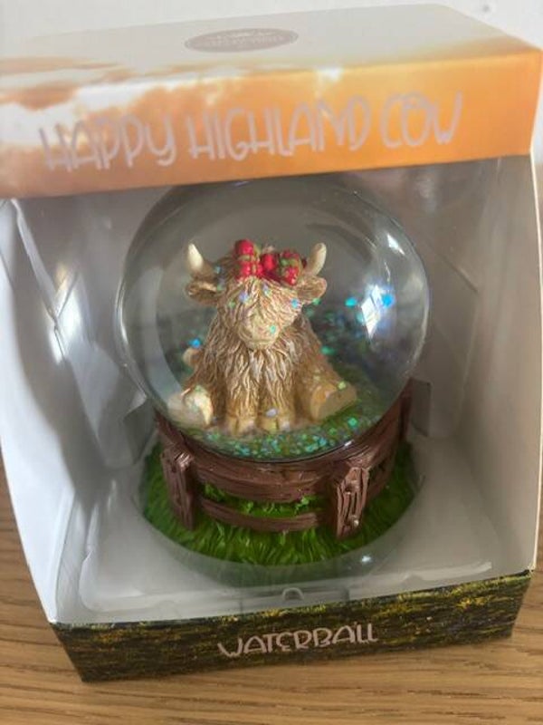 Highland Cow Tartan Bow Waterglobe