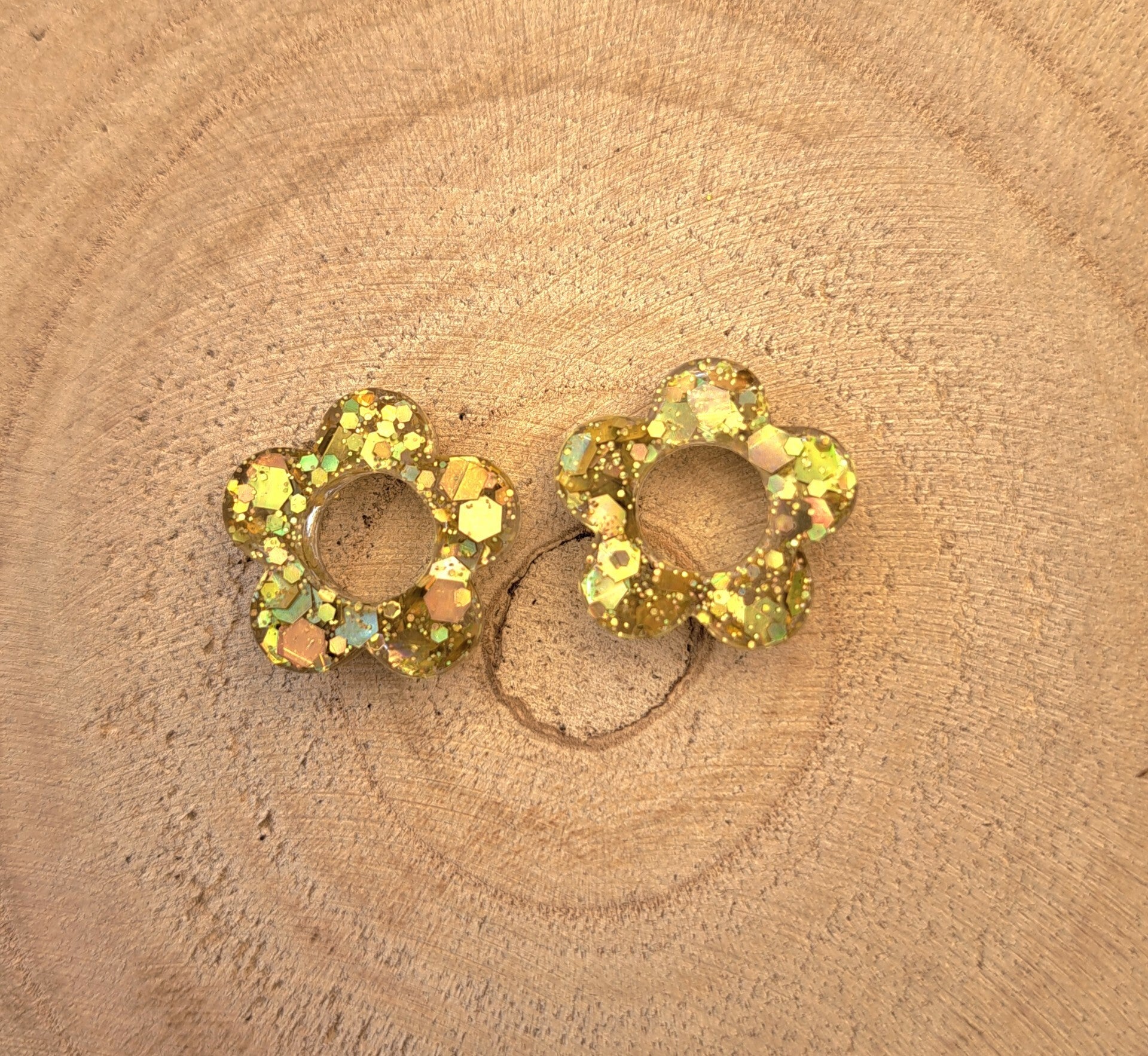 Fleurs paillettes dorées