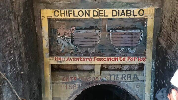 Eingang zur Mine Chiflón del Diablo in Lota Chiile