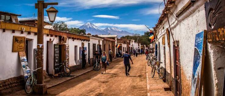 strassenszene in san pedro de atacama in chile