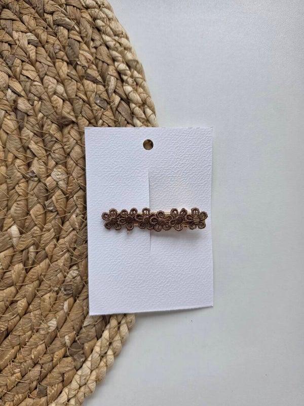 Haarspeldje flower brown