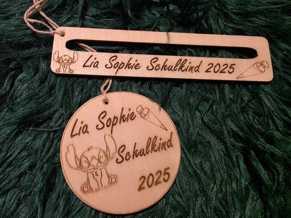 Personalisierter Holzanhänger für die Schultüte (8 cm) & Lesezeichen mit Lesehilfe (17 cm) – Einzigartig zum Schulstart!