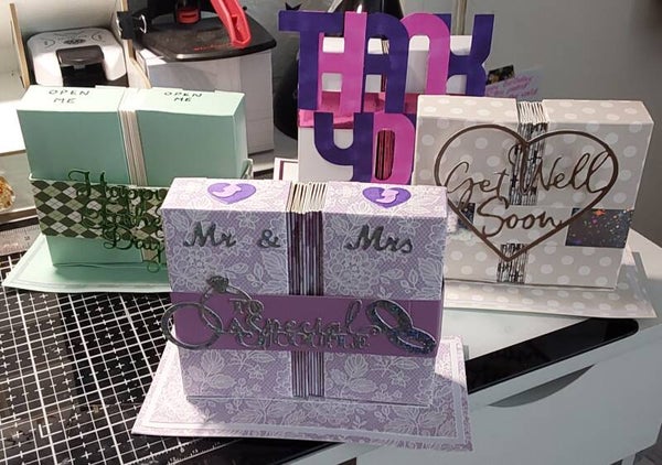 Accordion fold card 6" x 3" x 4"
