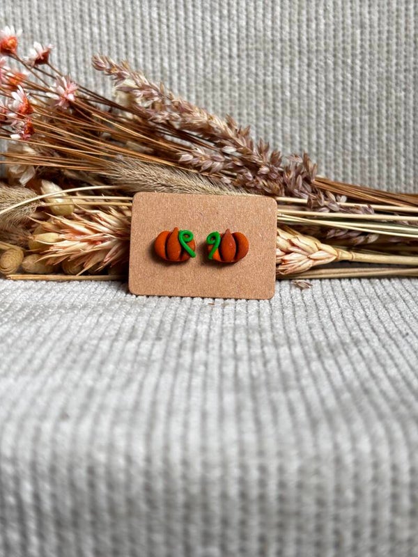 Pumpkin studs
