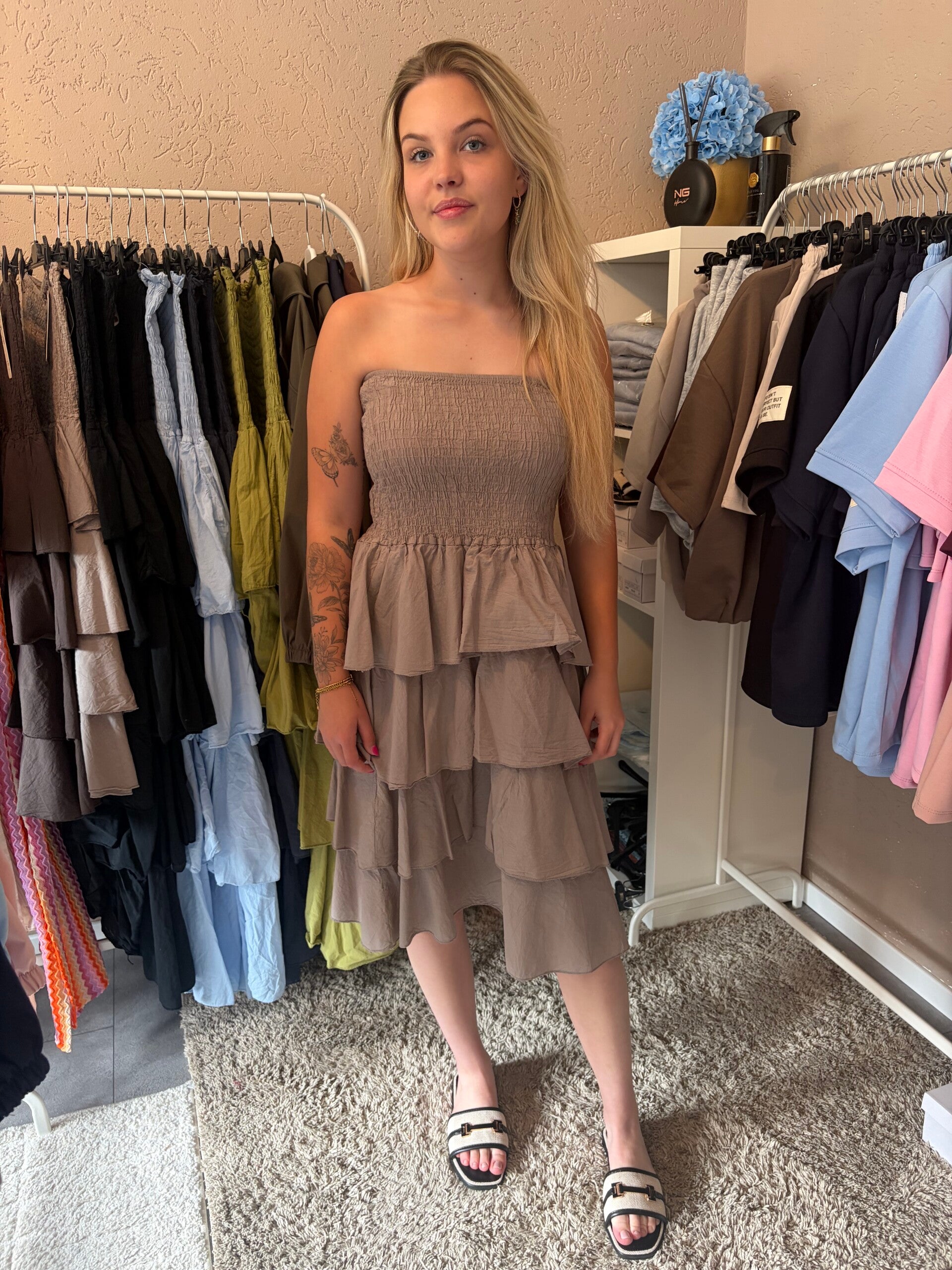 Livia Dress kort beige