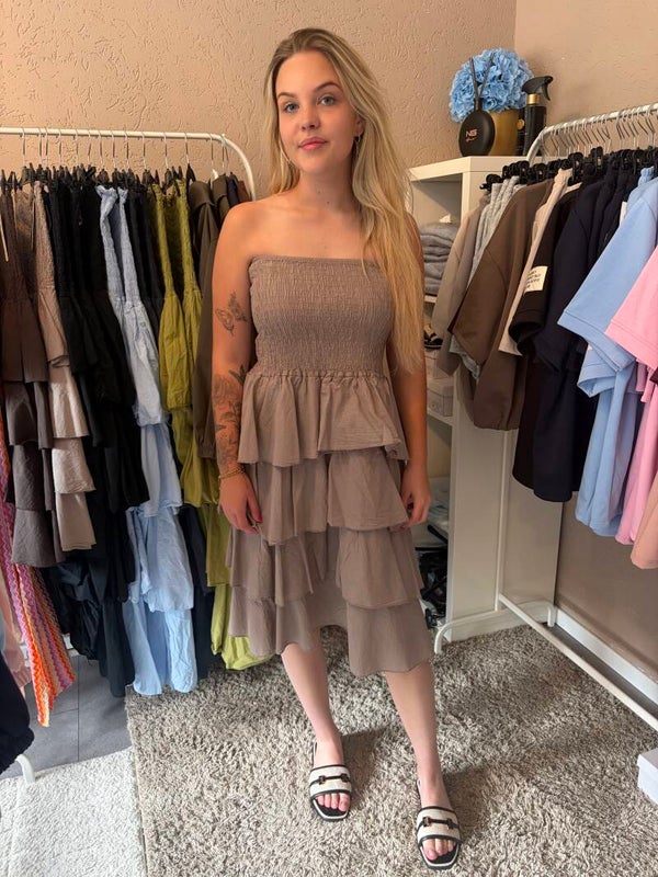 Livia Dress kort beige
