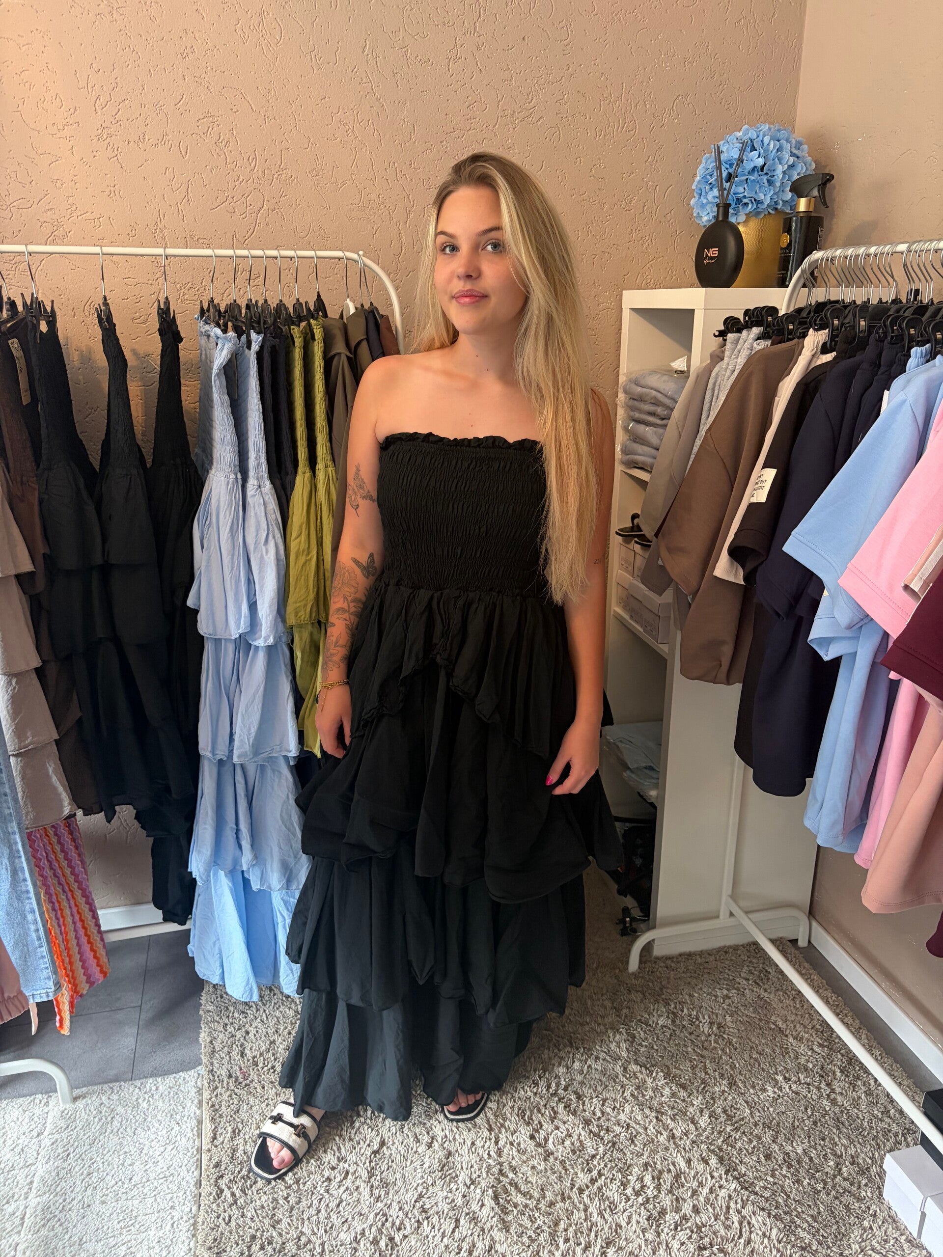 Livia Dress Lang Zwart