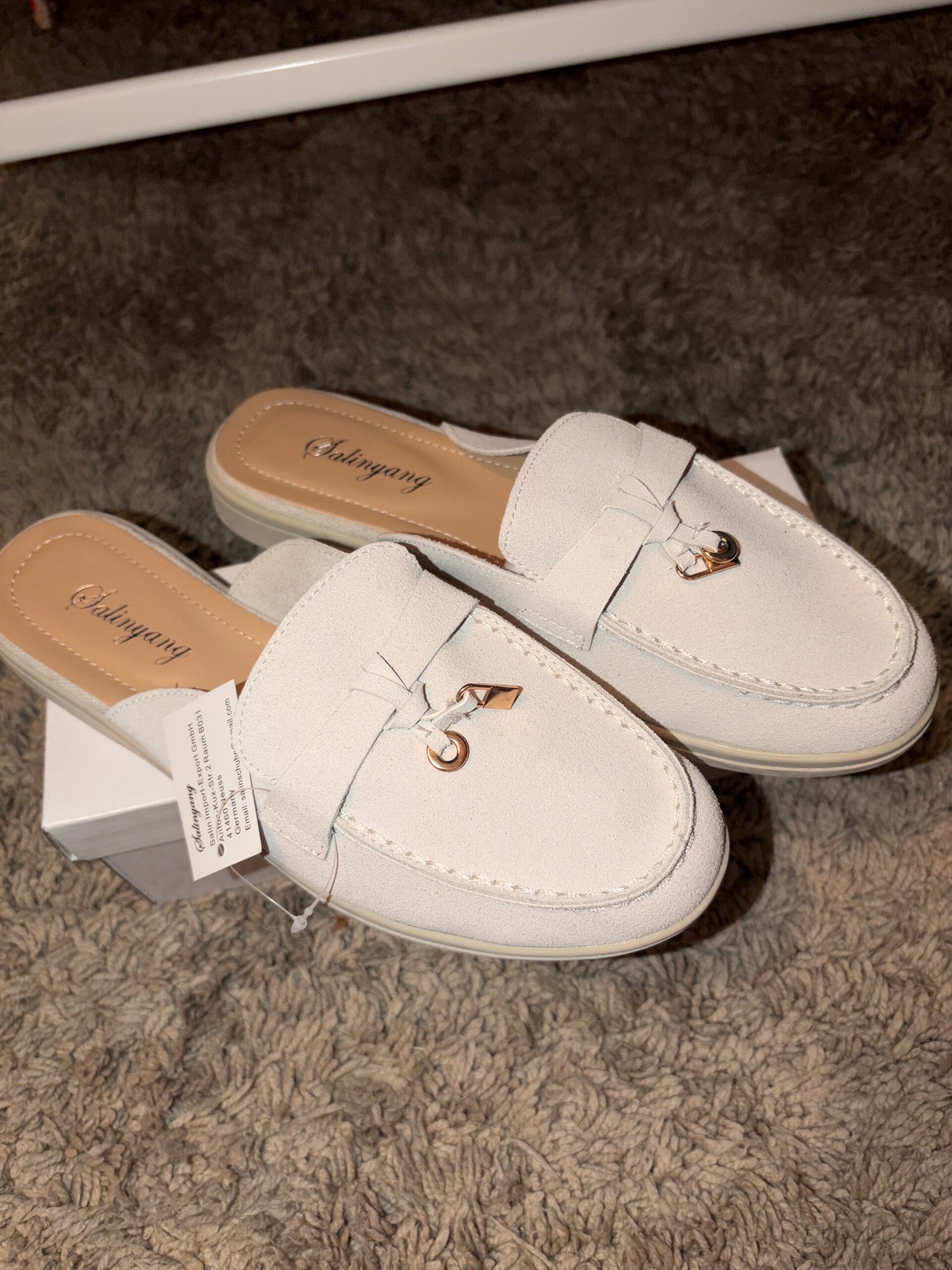 Loafers beige