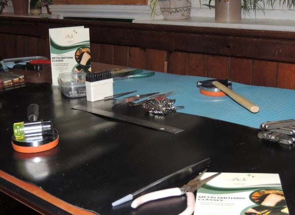 Make a sterling silver ring workshop at The Snug Coffee House - 3rd of April, 7-9pm✨