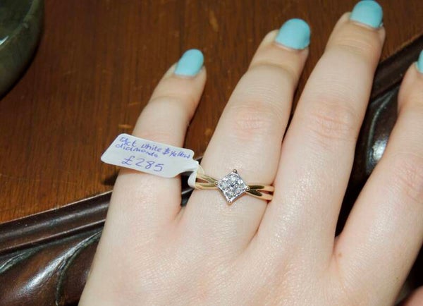 Vintage 9ct Yellow and white gold ring with diamonds✨