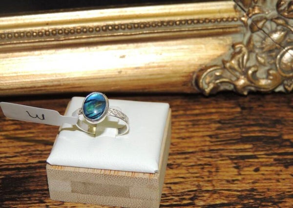 Blue paua shell sterling silver ring Size M🐚