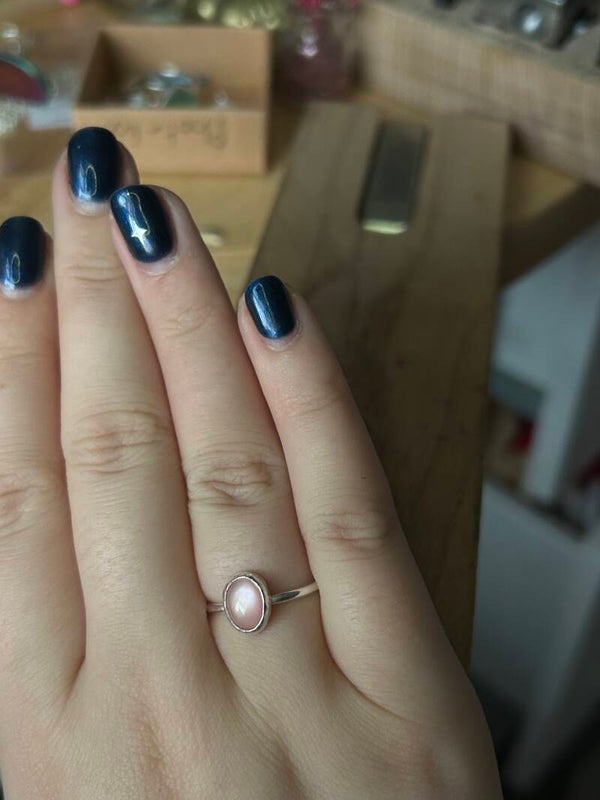 Pink mother of pearl sterling silver ring Size U✨
