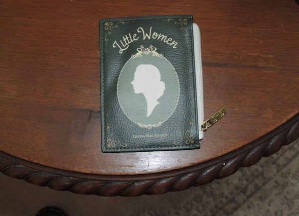 Little women coin purse✨📚