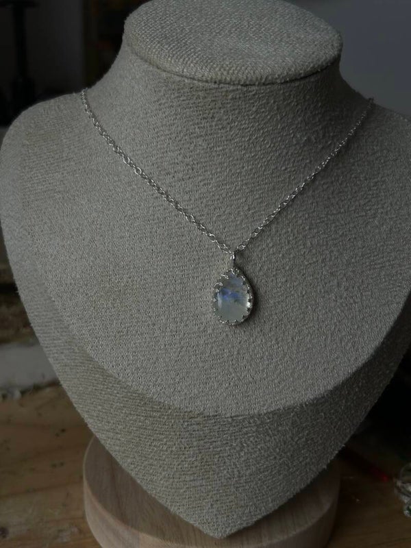 Moonstone Necklace🌛