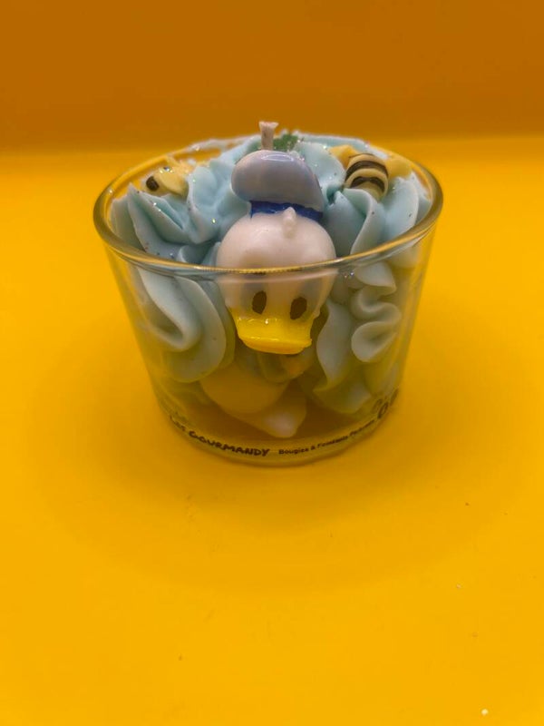 Bougie Donald ☺️ parfum musty .