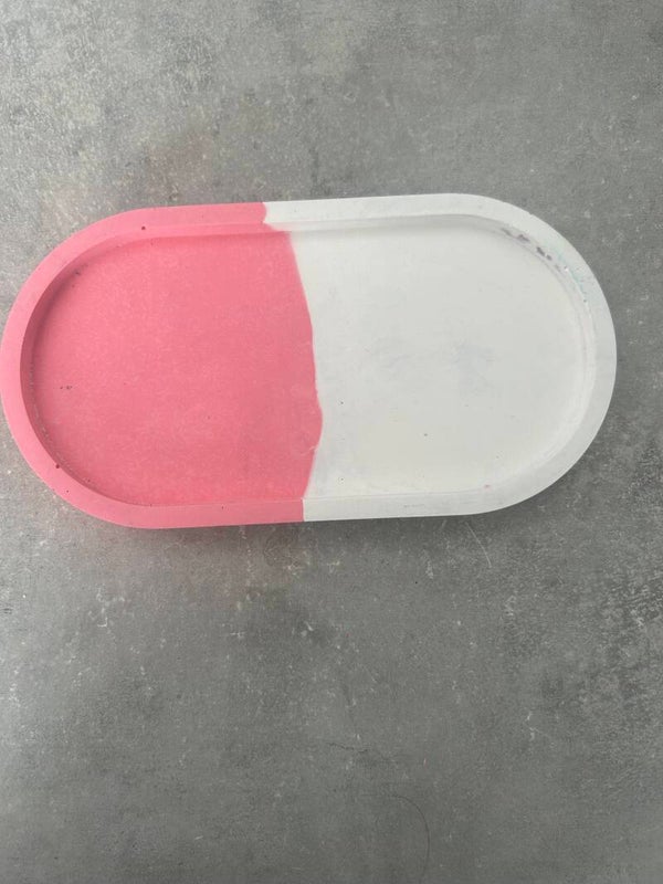 Plateau jesmonite rose et blanc .