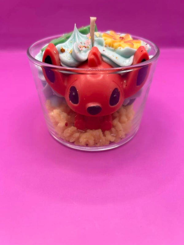 Bougie stitch parfum crème solaire .
