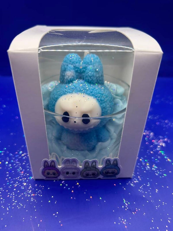 Labubu bleu