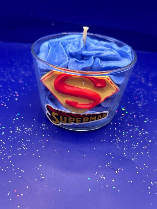 Bougie superman parfum monoi .