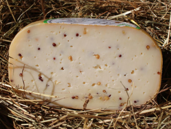 Geitenkaas met olijf, tomaat, knoflook en oregano € 0,50  extra vacumeren per stuk kaas GEWELDIG