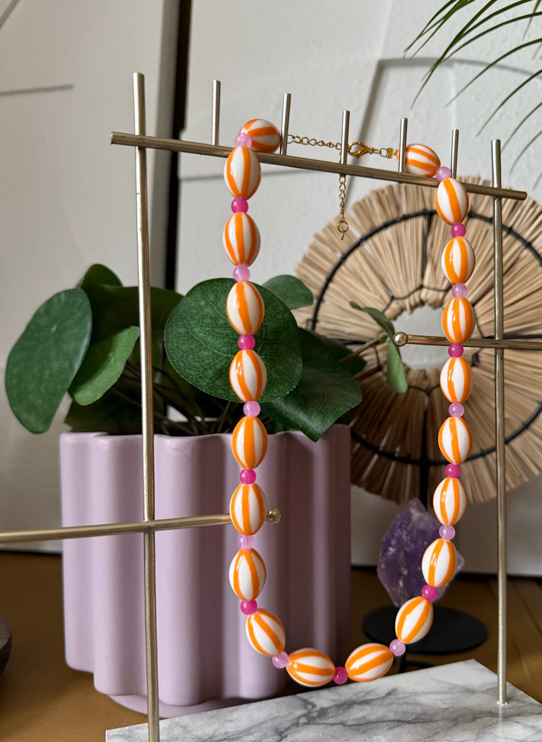 Handgeschilderde kralenketting | Roze/Oranje