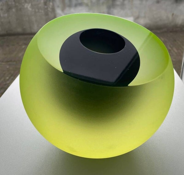 Unique glasobject “ KIWI” van George Broft