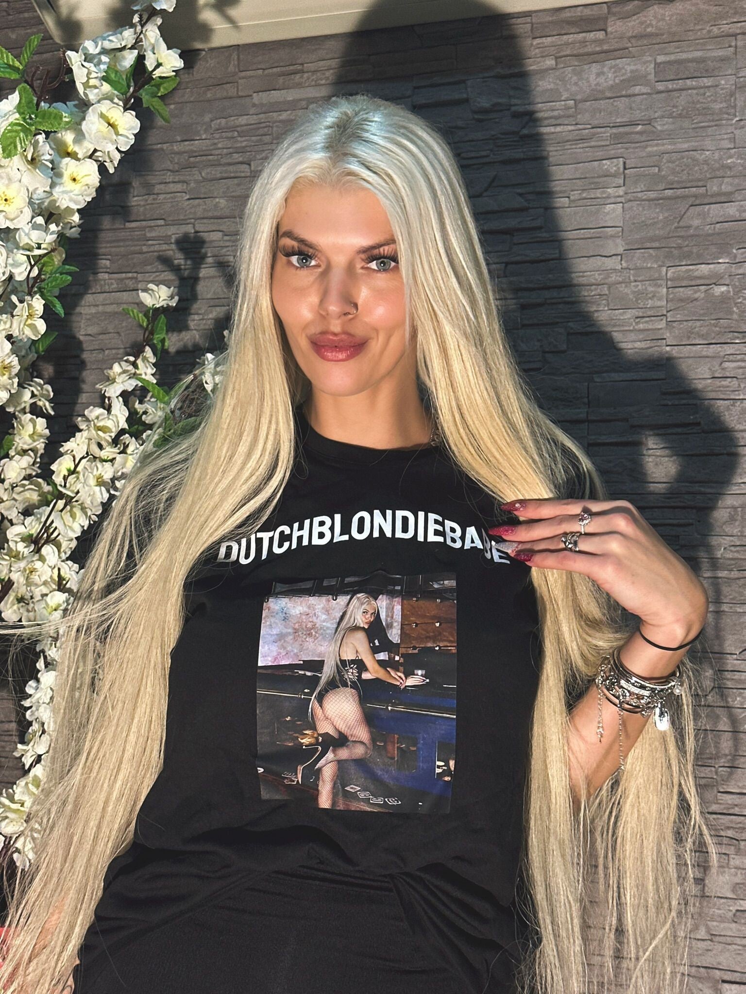👕 DutchBlondieBabe Official Fan Shirt