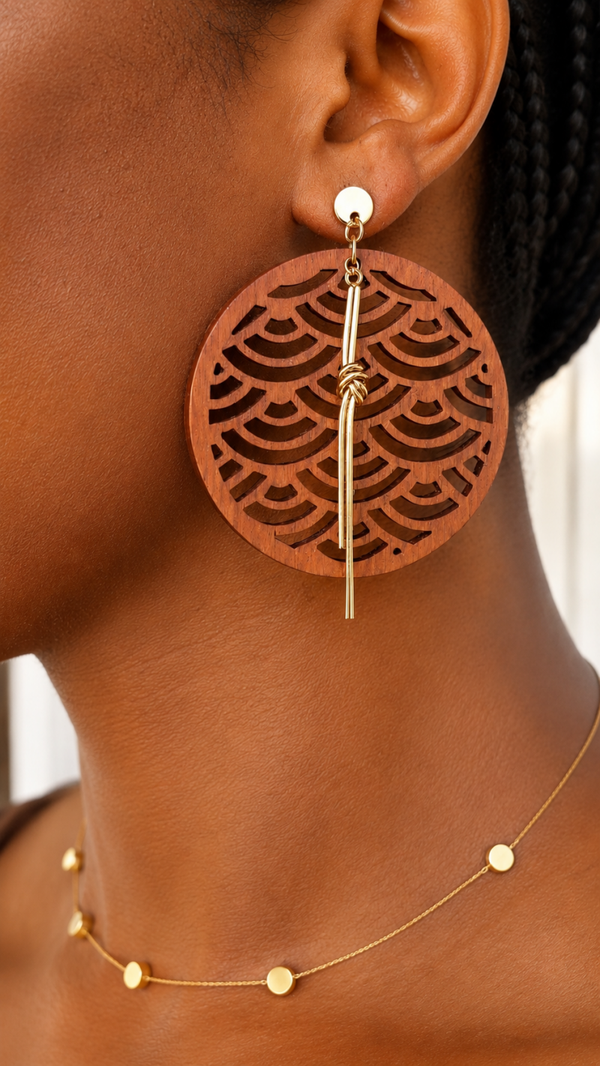 Erykah _ Boucles d’oreilles en bois et plaqué or