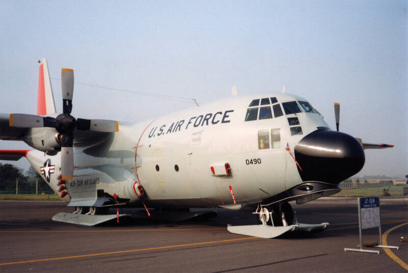 LC130H 83-0490 139AS NY ANG "Pride of Clifton Park"