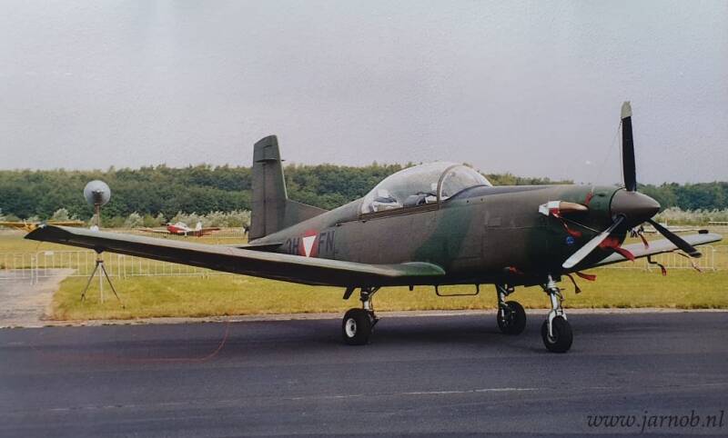 PC7 3H-FN Fliegerschule (b)