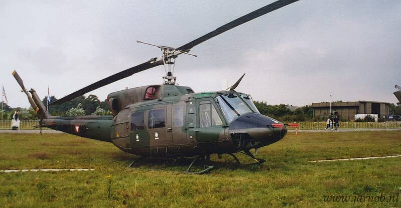 AB212 5D-HD FlRgt 1/3