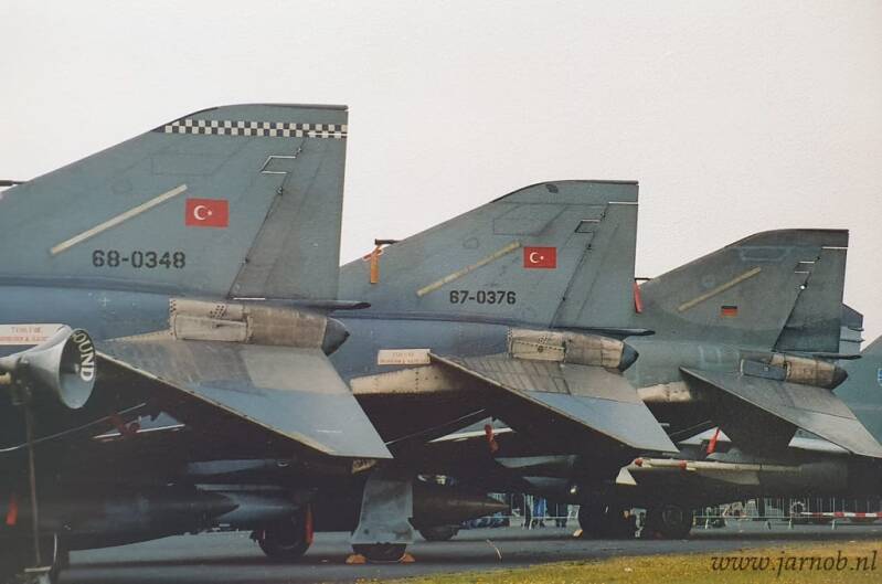 F4E-2020's and F4F tails (a)