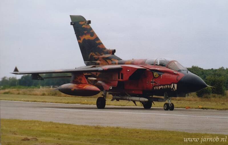 Tornado ECR 46+42 JBG32 (a)