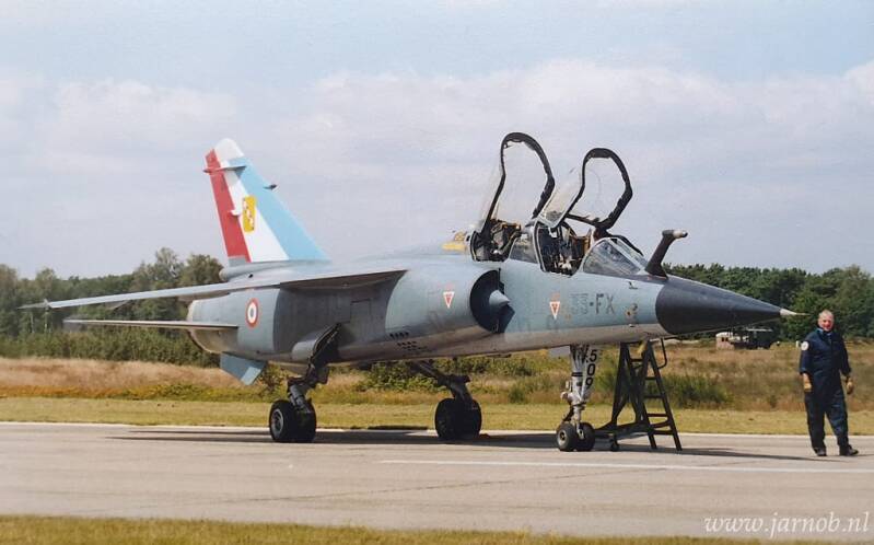Mirage F1B 509/33-FX EC3/33 (b)